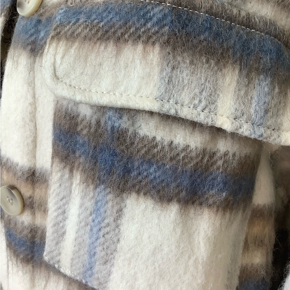 🤎 Plaid H&M Shacket 🤎 - Picture 7 of 11